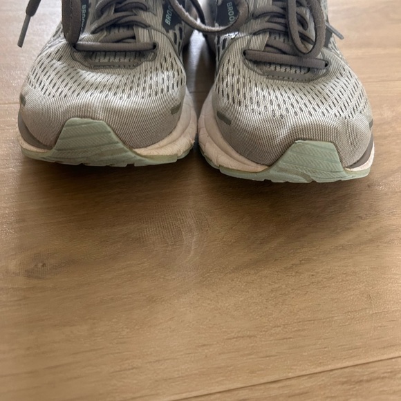 Brooks Gray Running Shoes - Picture 4 of 5